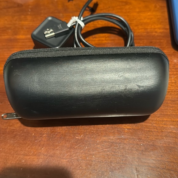 JBL Flip 2 Bluetooth Speaker - Picture 7 of 11